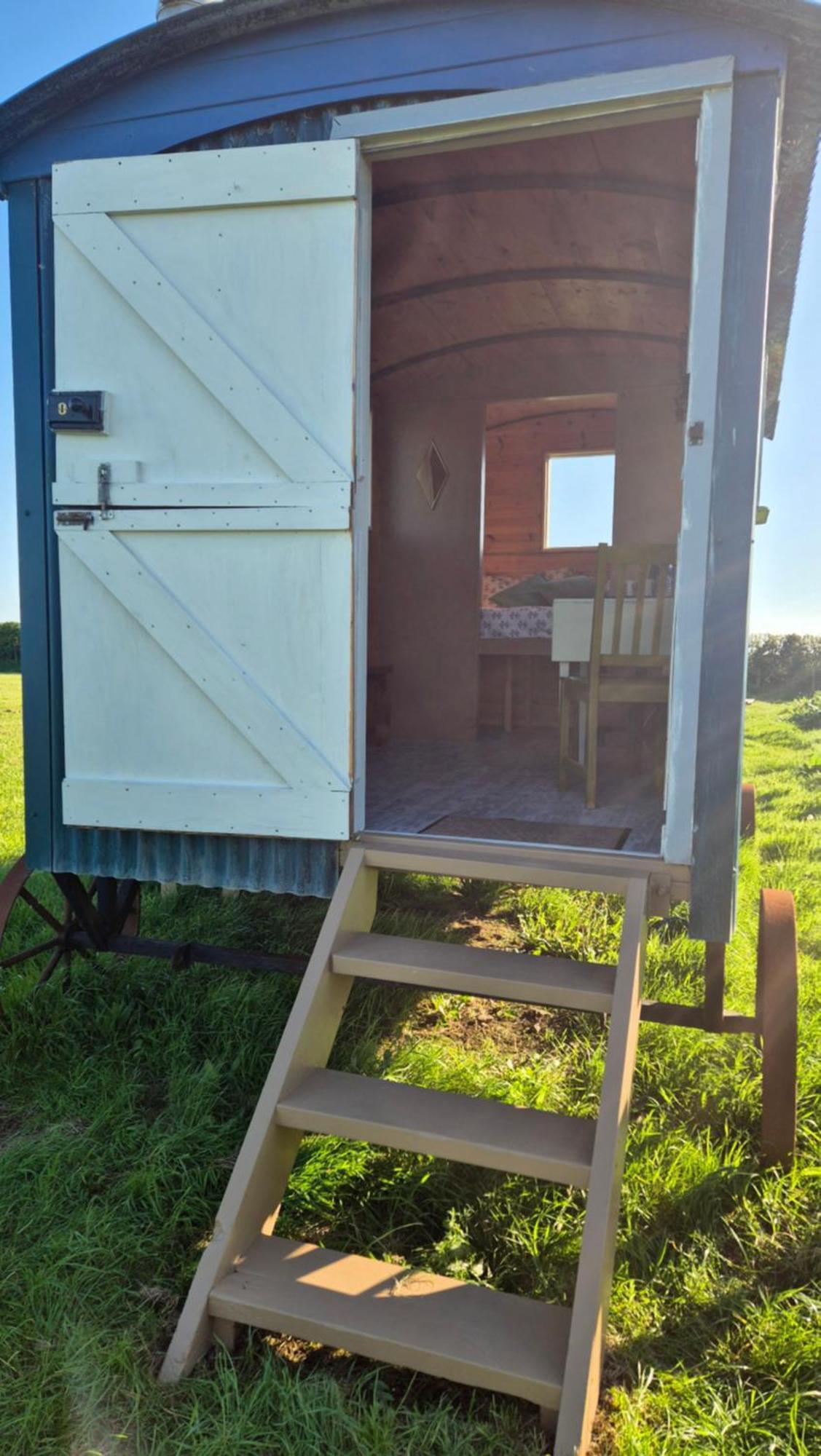 Coast Path Camping Saint Ishmaels  Extérieur photo