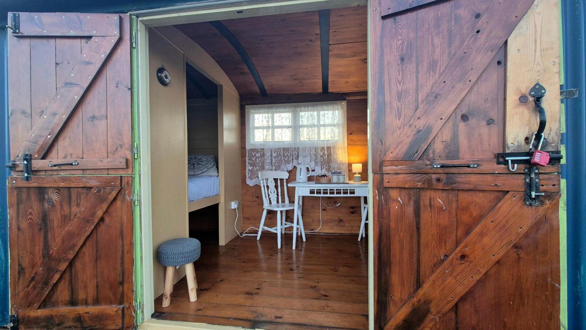 Coast Path Camping Saint Ishmaels  Extérieur photo